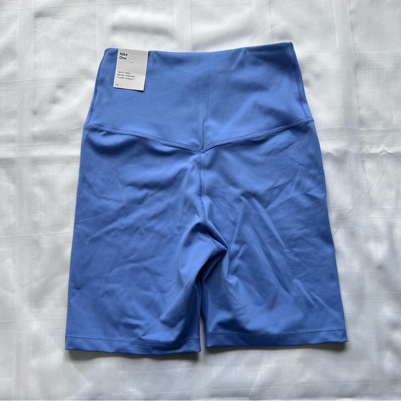 ***NWT*** Nike Women's Light Blue Compression Bike Shorts - Picture 2 of 5